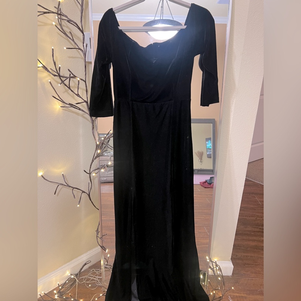 Velvet evening dress, sweet heart neckline, thigh split, worn once